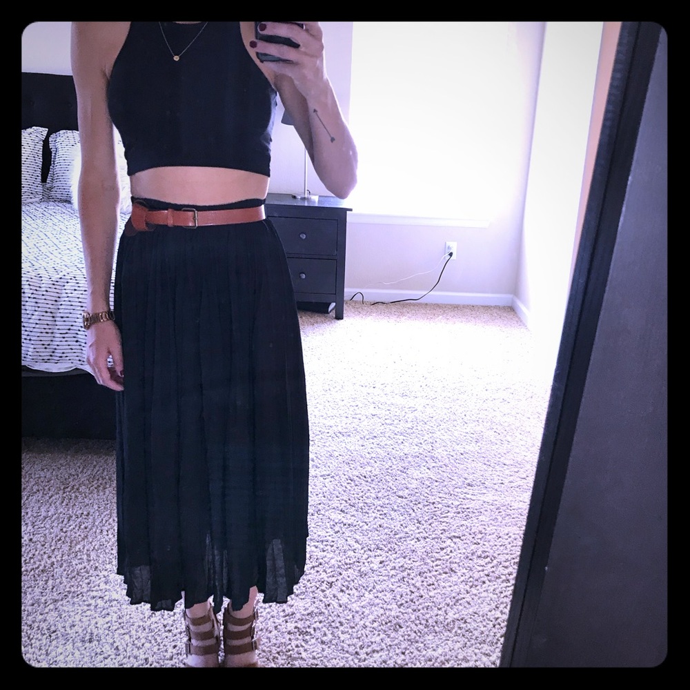 Vintage skirt and H&M crop top set.